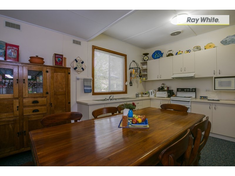 5 Park Avenue, Rosebud West VIC 3940