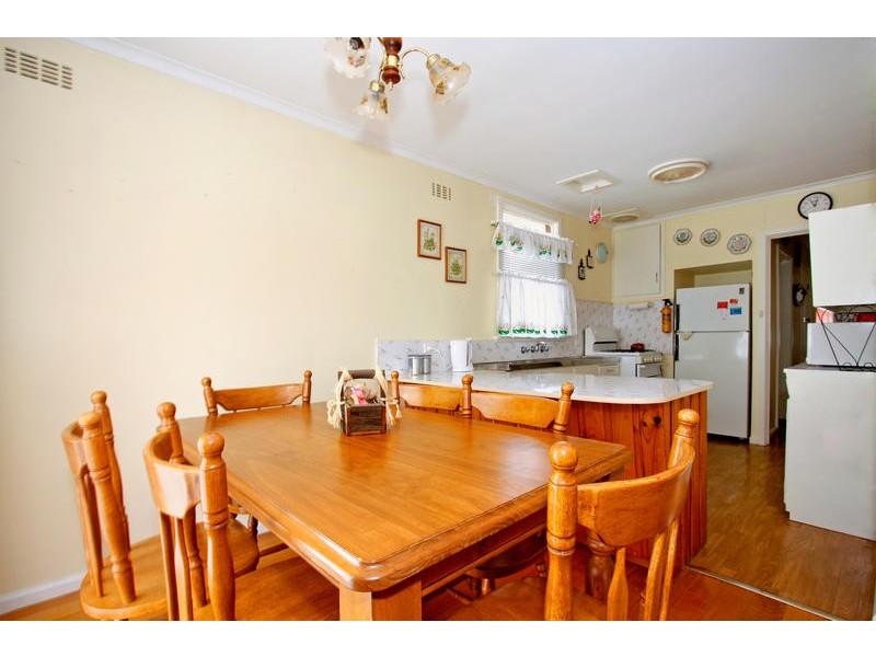 42 Sixth Avenue, Rosebud VIC 3939