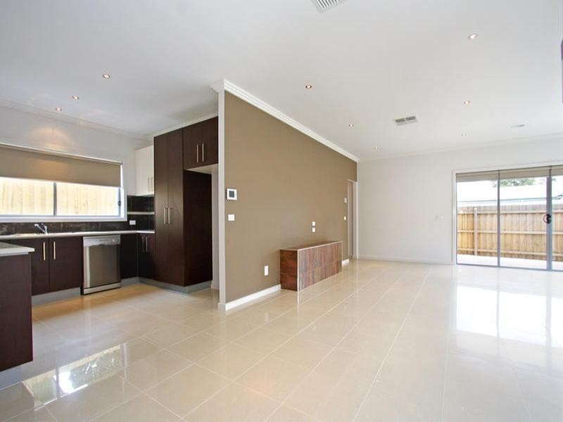 2/10 Murrowong Avenue, Rosebud VIC 3939