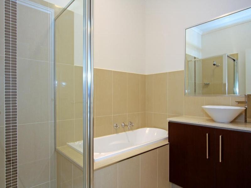 2/10 Murrowong Avenue, Rosebud VIC 3939