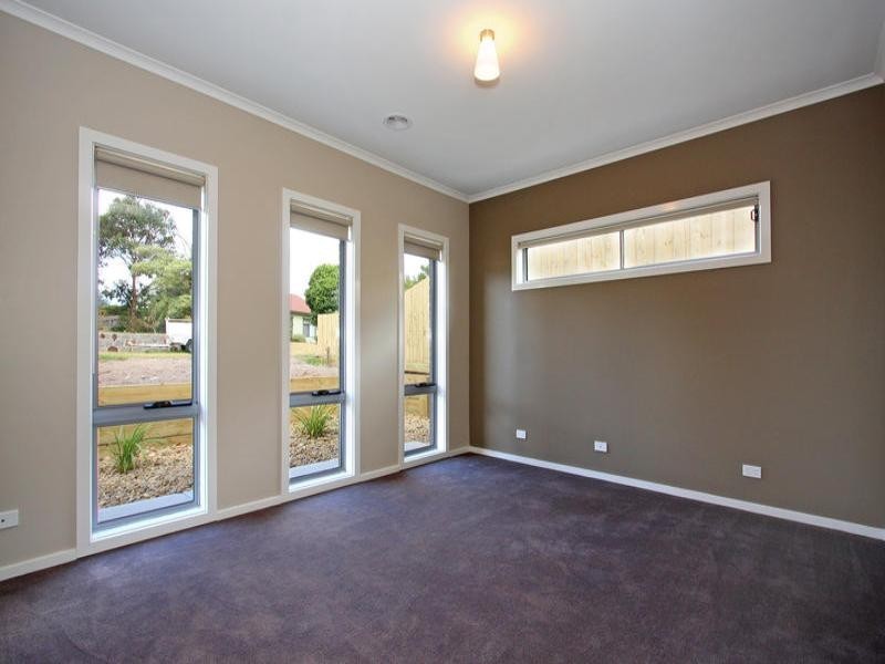 2/10 Murrowong Avenue, Rosebud VIC 3939