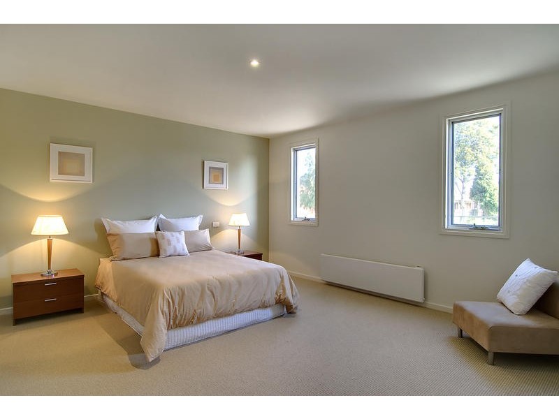 77 Potton Avenue, Rosebud VIC 3939