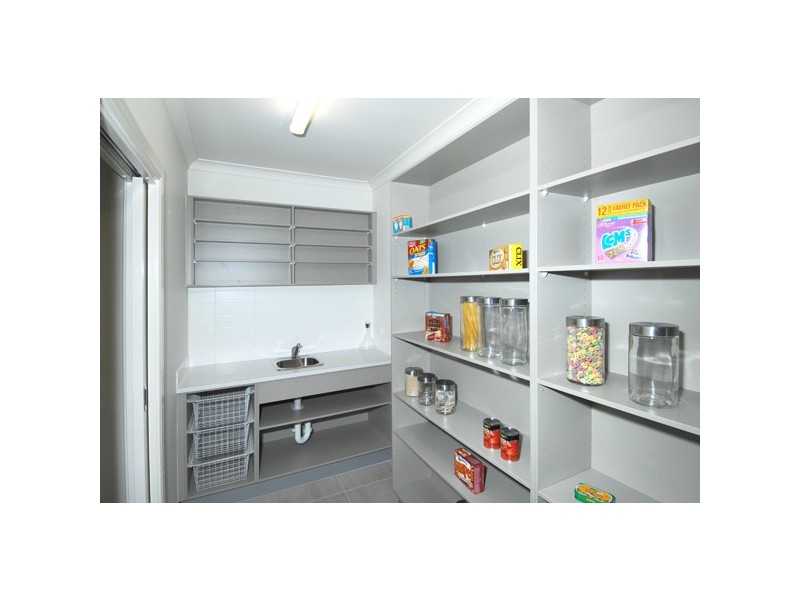 910 Hazeldene Way, Rosebud VIC 3939