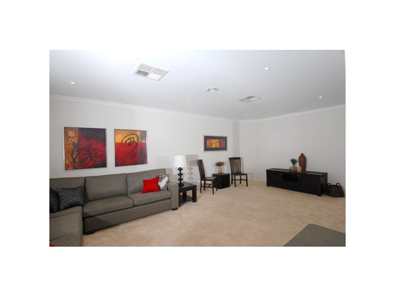 910 Hazeldene Way, Rosebud VIC 3939