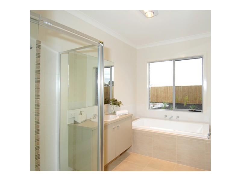 910 Hazeldene Way, Rosebud VIC 3939