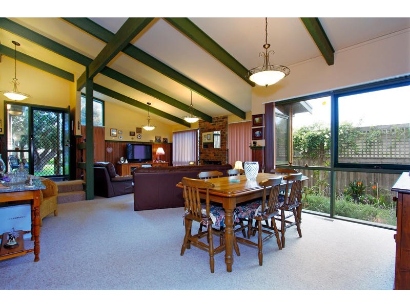 23 Barragowa Drive, Rosebud VIC 3939