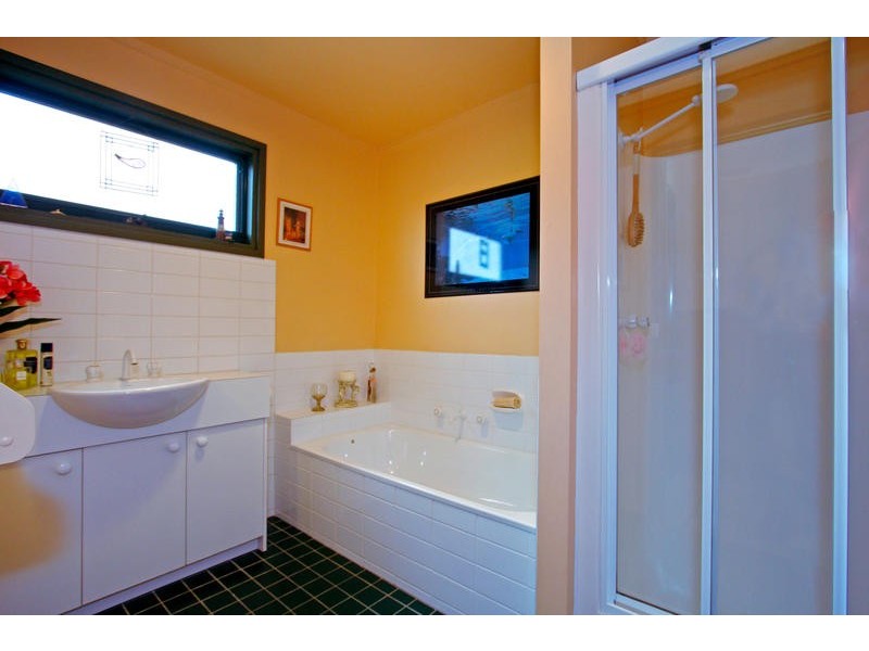 23 Barragowa Drive, Rosebud VIC 3939