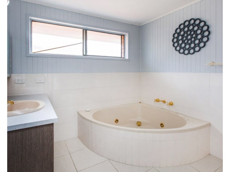 2 Feltham Court, Rosebud VIC 3939