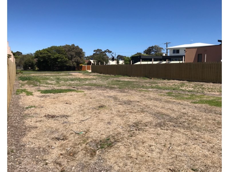 1 Highfield Road, Mccrae VIC 3938