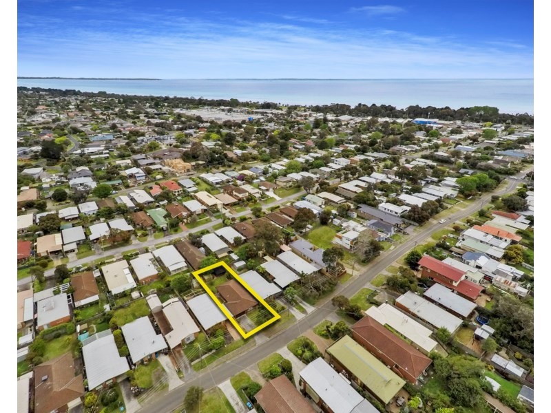 108 Third Avenue, Rosebud VIC 3939