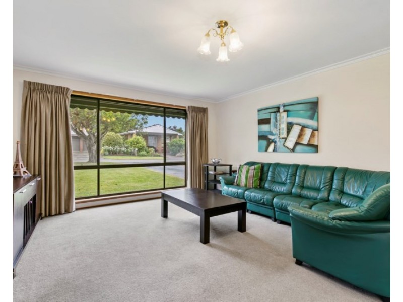 108 Third Avenue, Rosebud VIC 3939