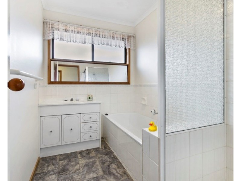 108 Third Avenue, Rosebud VIC 3939