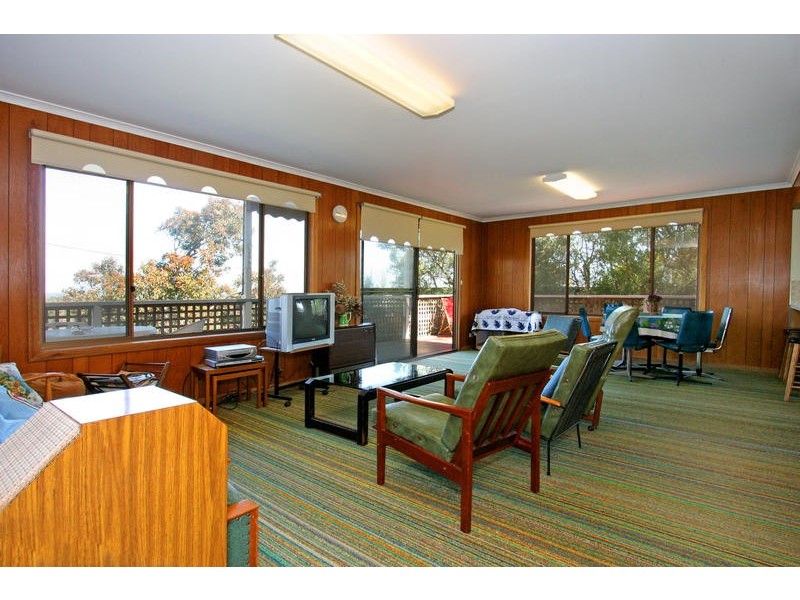 16 Crest Drive, Rosebud VIC 3939