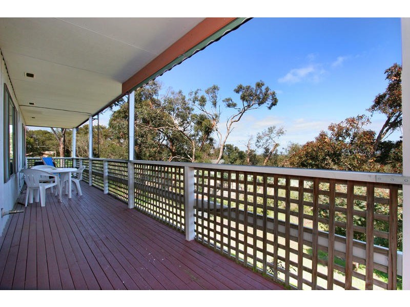 16 Crest Drive, Rosebud VIC 3939