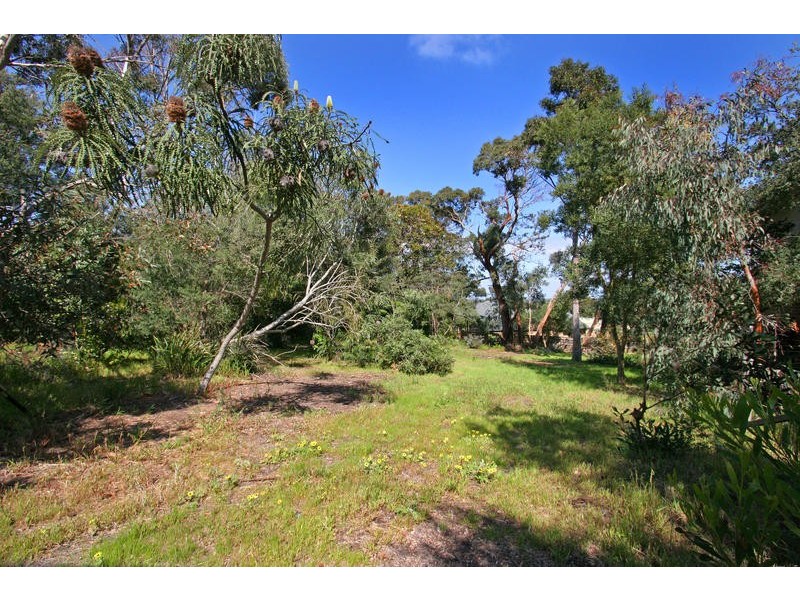 18 Crest Drive, Rosebud VIC 3939