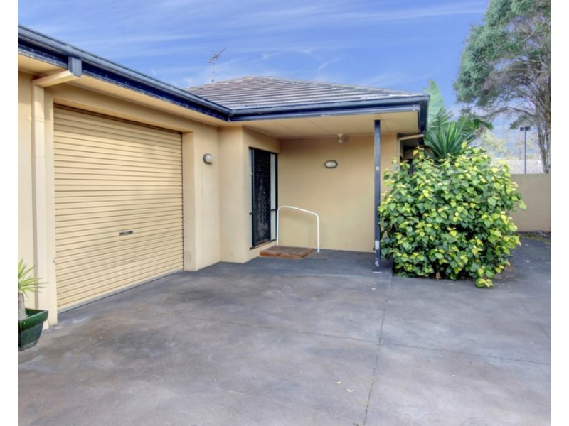 4/15 Cairns Avenue, Rosebud VIC 3939