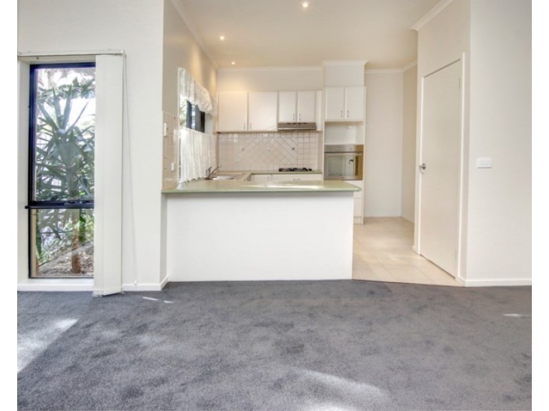 4/15 Cairns Avenue, Rosebud VIC 3939