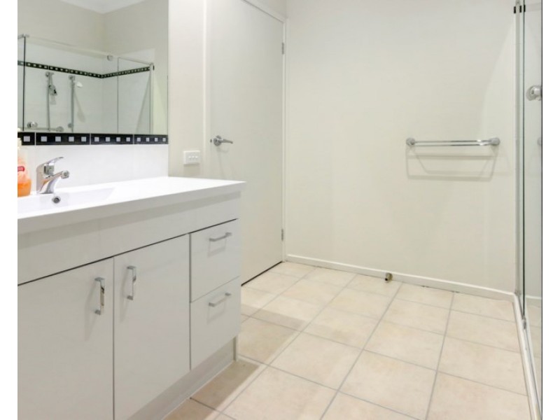 4/15 Cairns Avenue, Rosebud VIC 3939