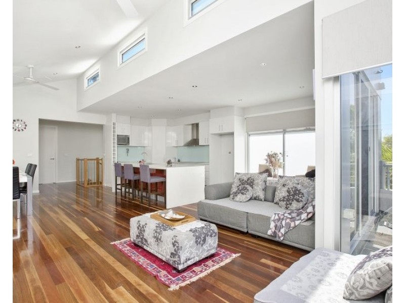 24 Ninth Avenue, Rosebud VIC 3939