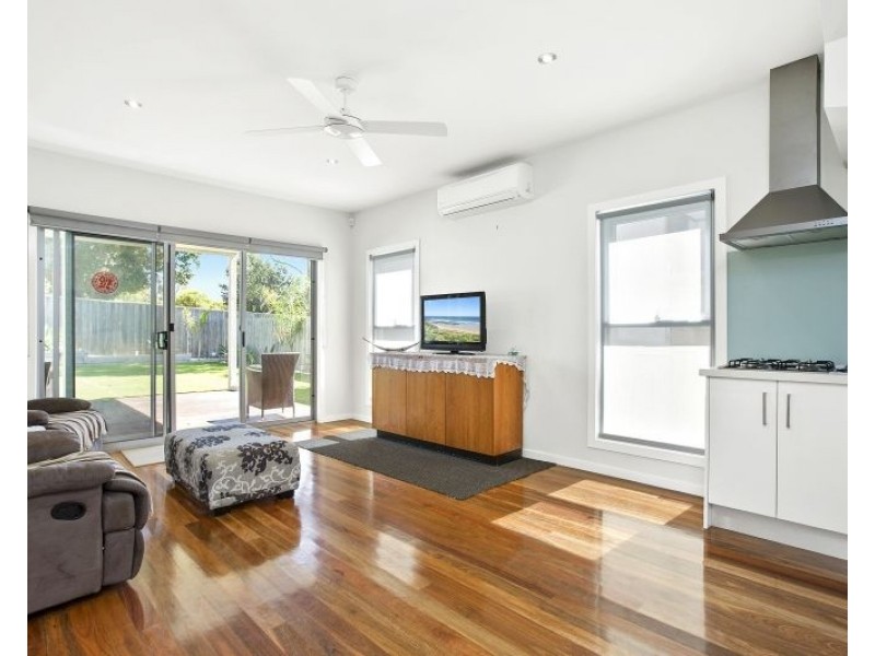 24 Ninth Avenue, Rosebud VIC 3939