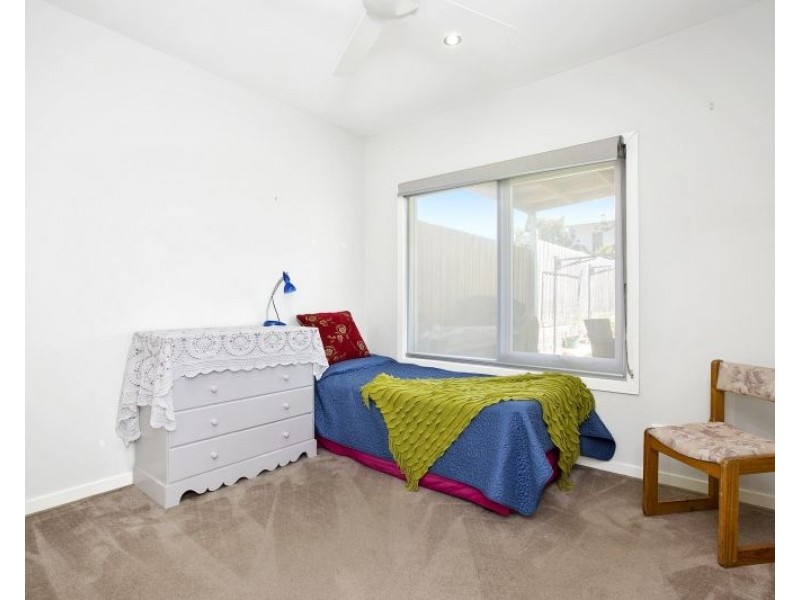 24 Ninth Avenue, Rosebud VIC 3939