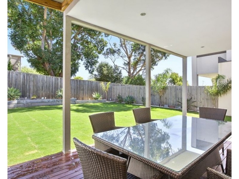24 Ninth Avenue, Rosebud VIC 3939