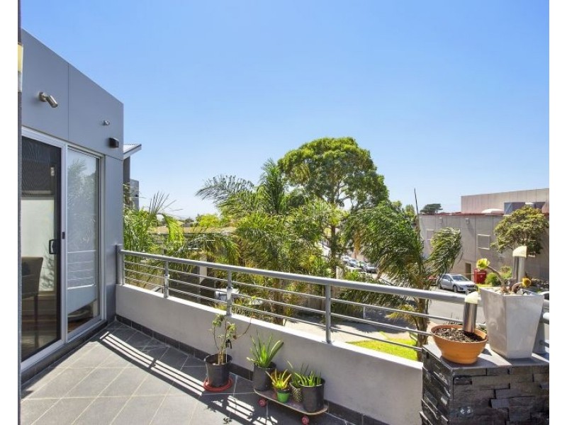 24 Ninth Avenue, Rosebud VIC 3939