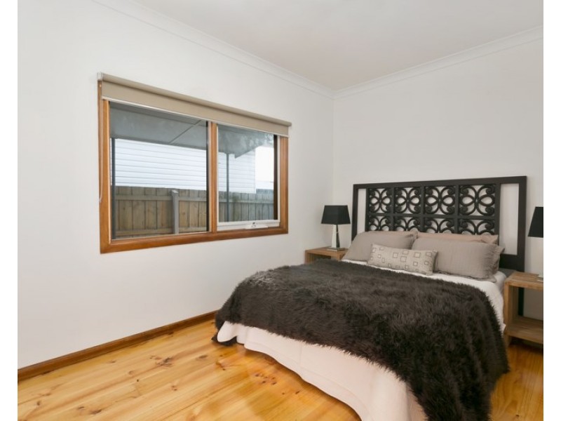 111 Eighth Avenue, Rosebud VIC 3939