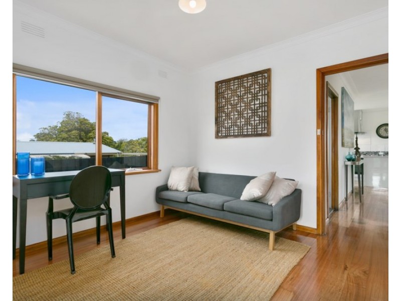 111 Eighth Avenue, Rosebud VIC 3939