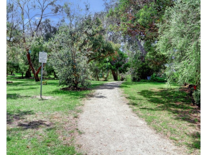 38B Banksia Place, Rosebud VIC 3939