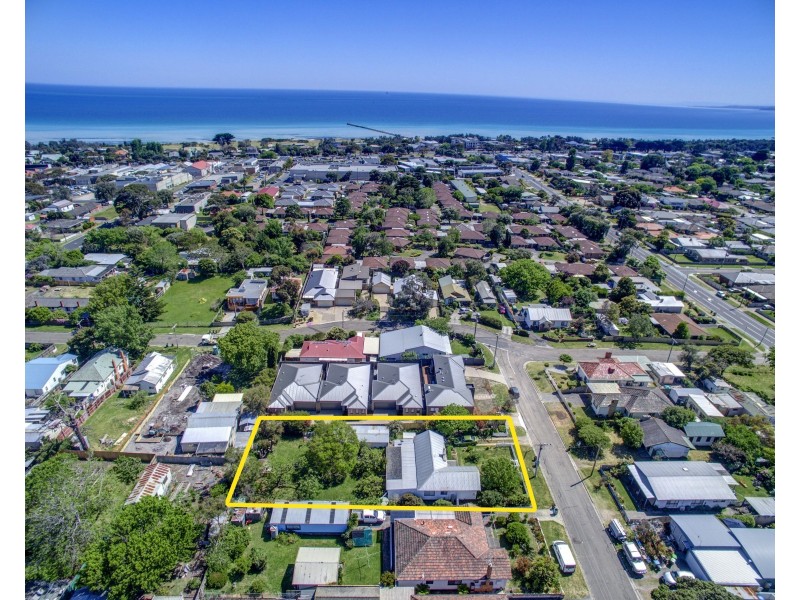 8-10 Foam Street, Rosebud VIC 3939