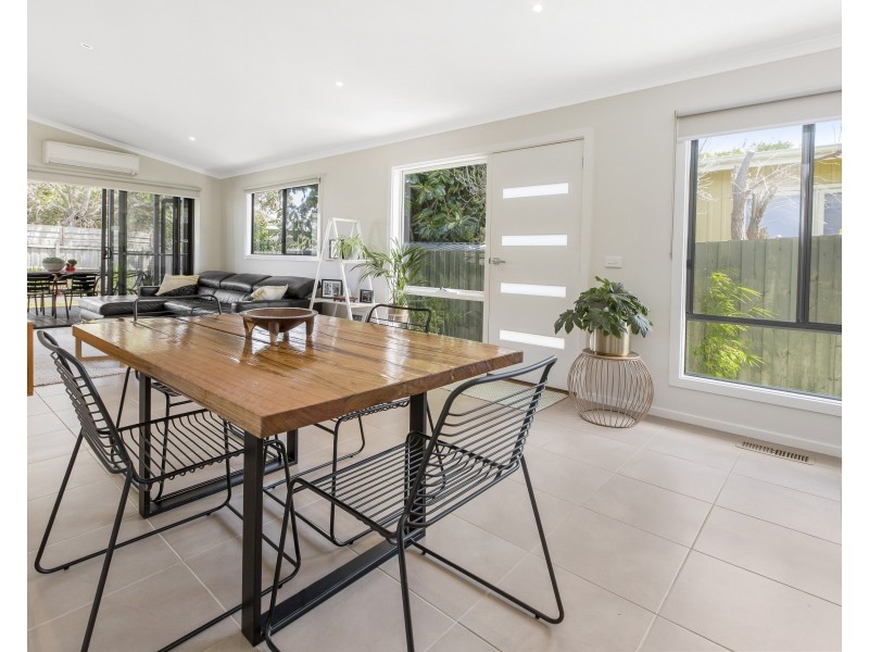 26 Sixth Avenue, Rosebud VIC 3939