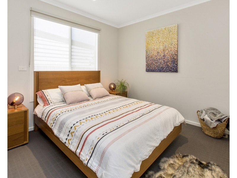 26 Sixth Avenue, Rosebud VIC 3939