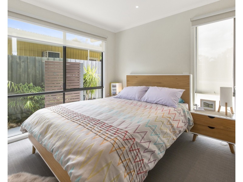 26 Sixth Avenue, Rosebud VIC 3939