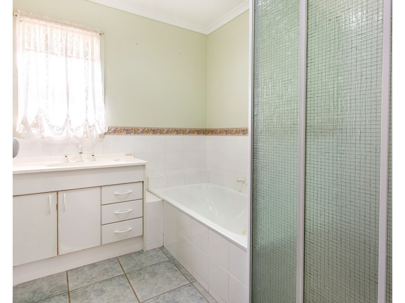 72 Banksia Place, Rosebud VIC 3939