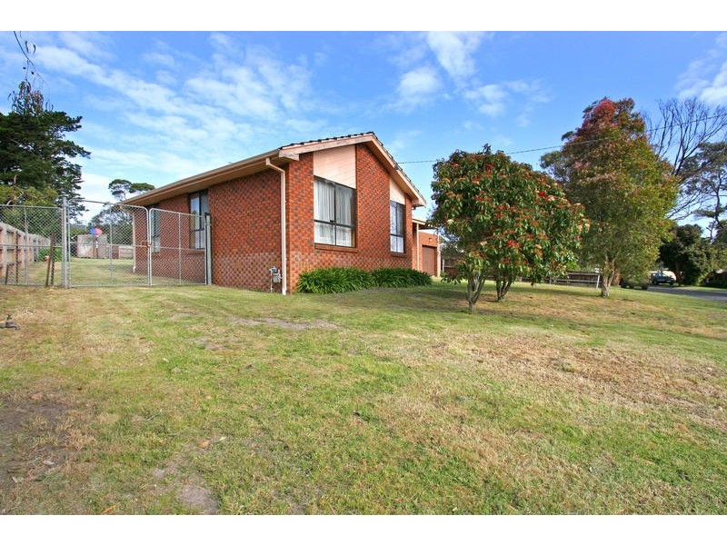 13 Surrey Street, Mccrae VIC 3938