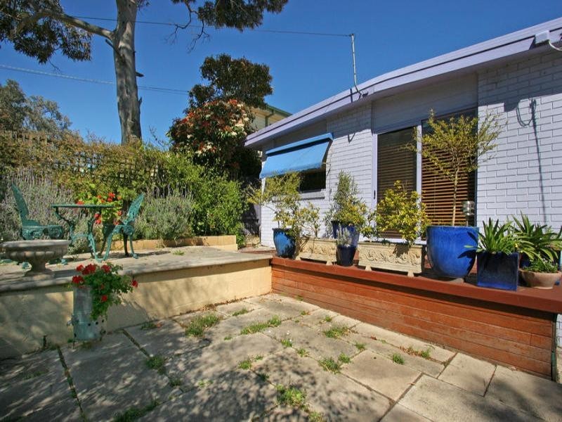 16 Seventh Avenue, Rosebud VIC 3939