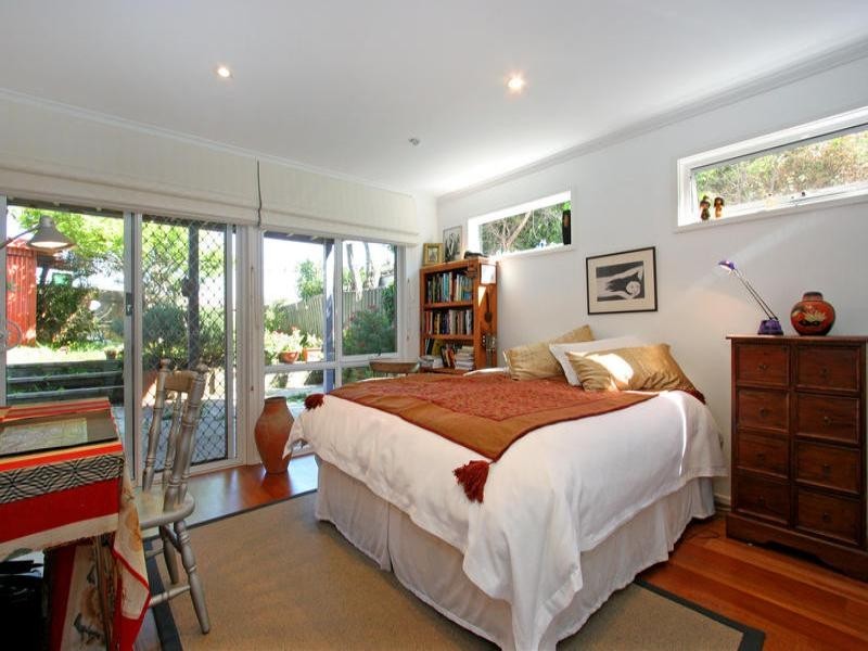 16 Seventh Avenue, Rosebud VIC 3939