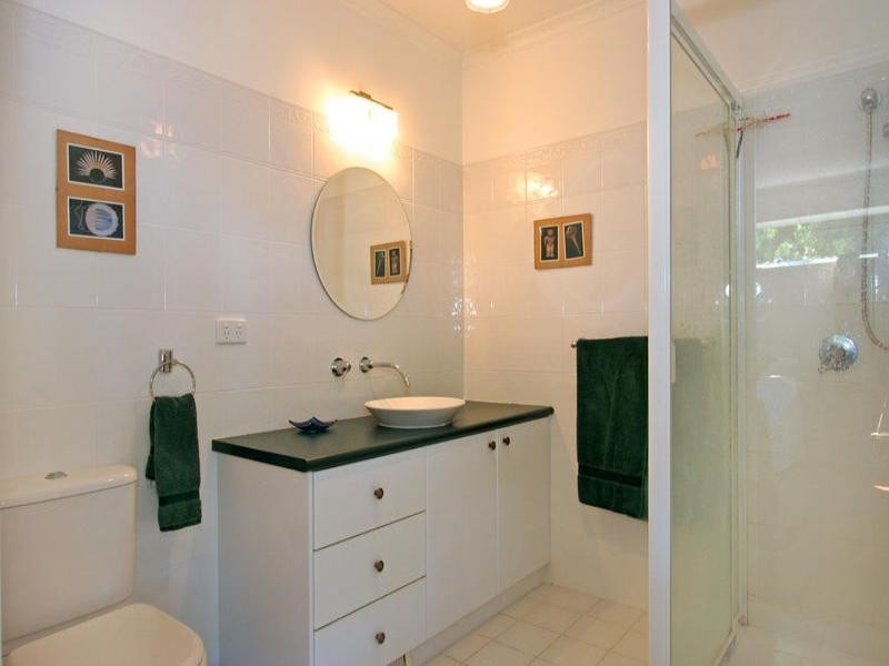 16 Seventh Avenue, Rosebud VIC 3939