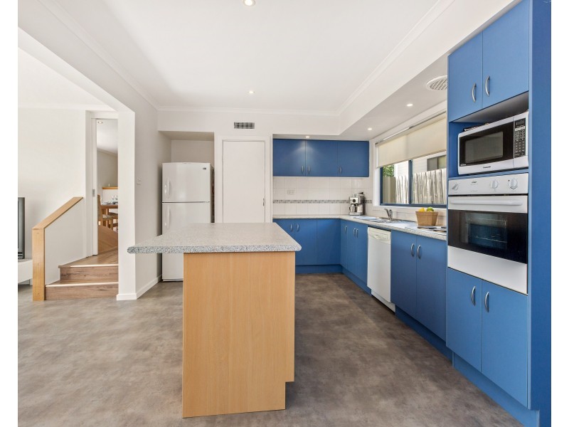 14 Overlea Avenue, Rosebud VIC 3939