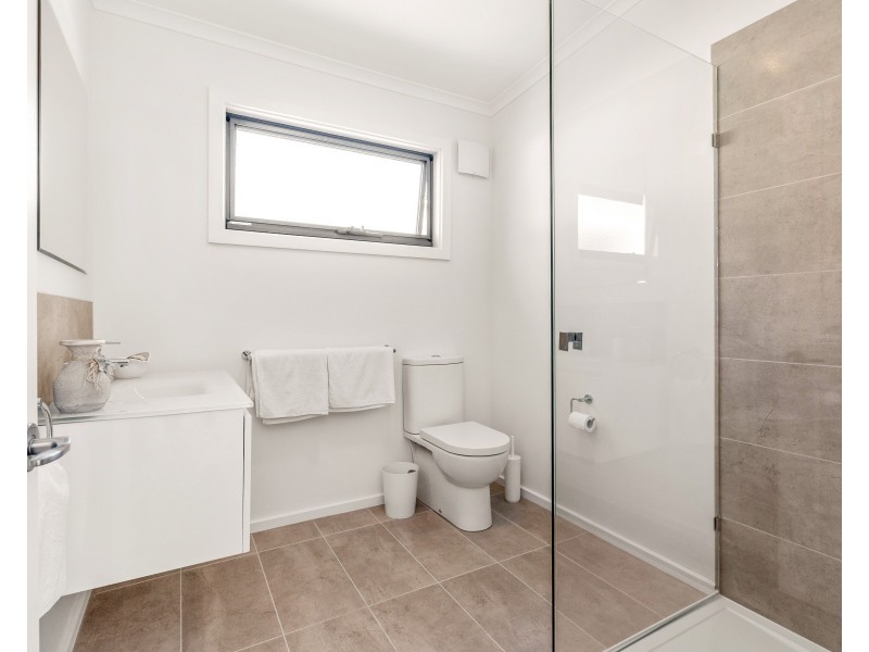 14 Overlea Avenue, Rosebud VIC 3939