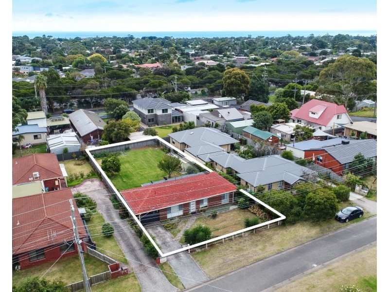 8 Bentley Road, Mccrae VIC 3938