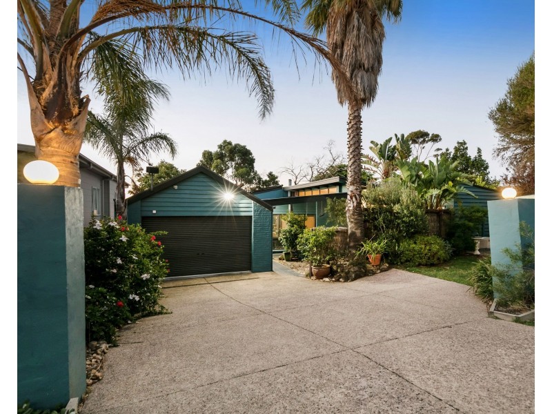 2 Chunar Grove, Mccrae VIC 3938