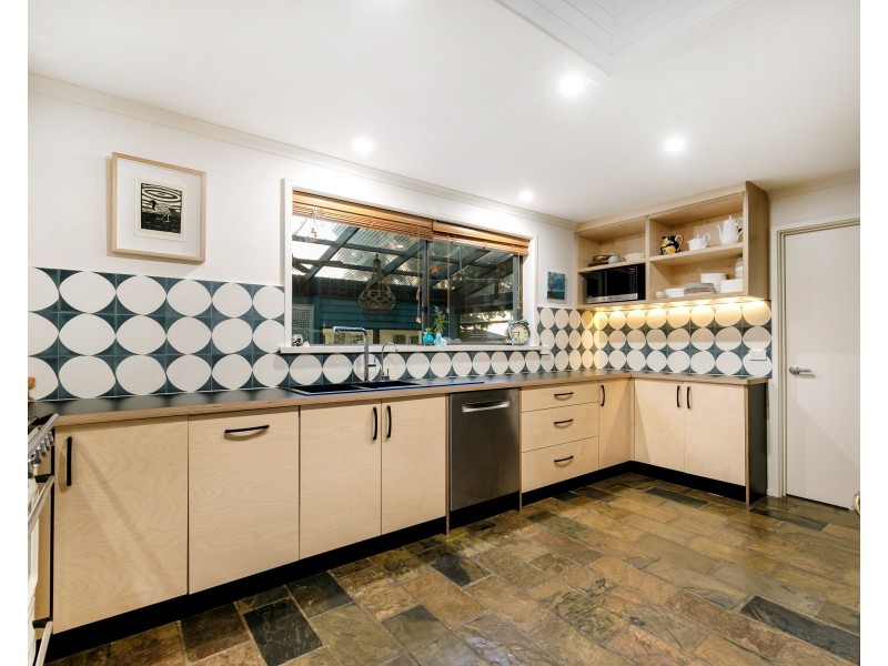 2 Chunar Grove, Mccrae VIC 3938