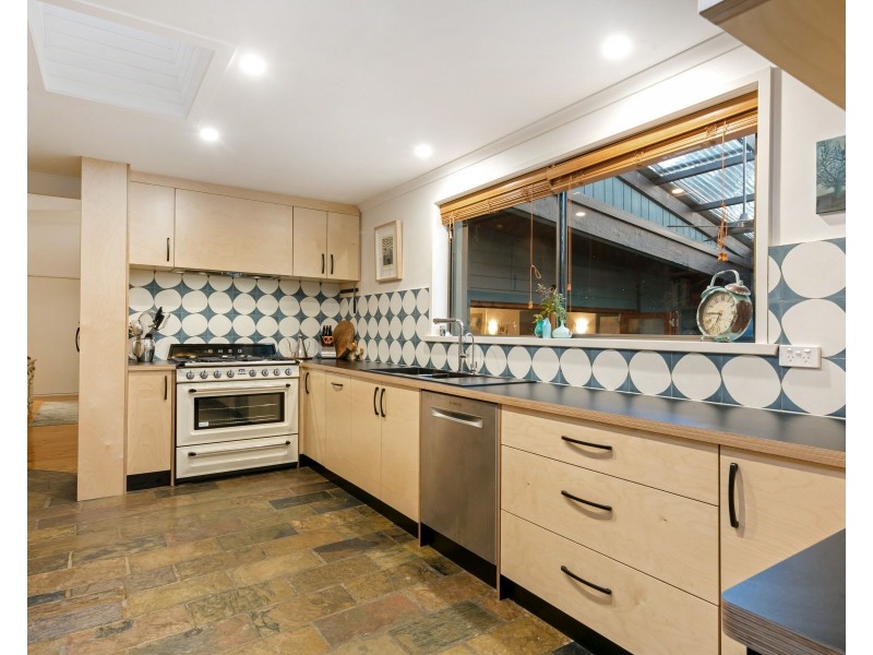 2 Chunar Grove, Mccrae VIC 3938