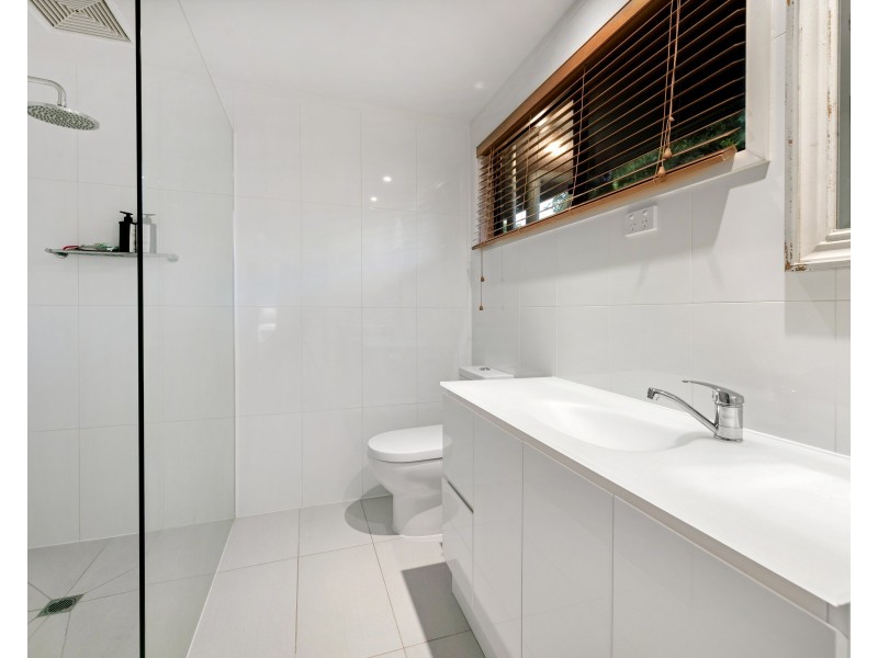 2 Chunar Grove, Mccrae VIC 3938