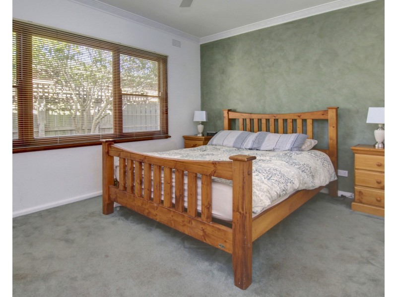 70 Ninth Avenue, Rosebud VIC 3939