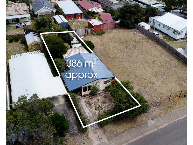 70 Ninth Avenue, Rosebud VIC 3939