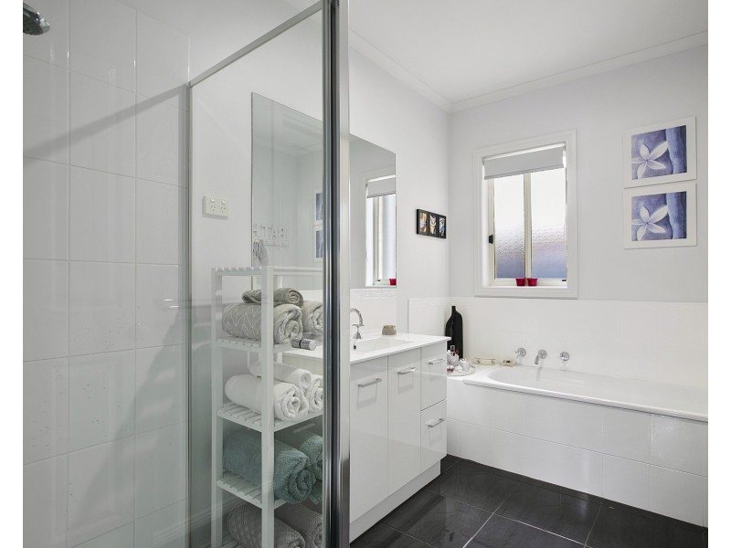 24 Mount Arthur Avenue, Rosebud VIC 3939