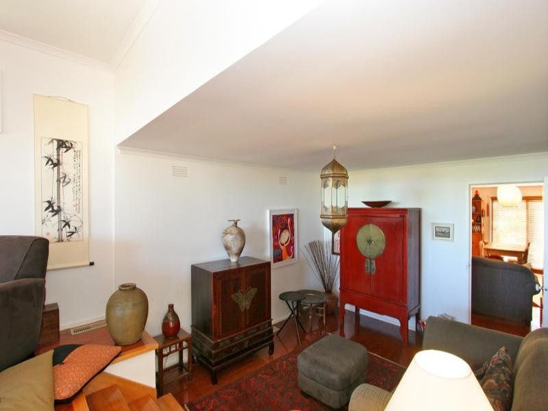 16 Seventh Avenue, Rosebud VIC 3939